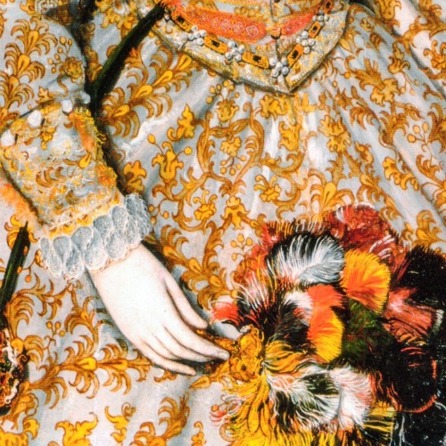 video-et-taceo: Elizabeth I’s Hands in Portraits The queen was very proud of her beautiful han