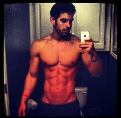 asand0068:  Natural Bodybuilder Corbin Pierson  That is my ideal body! 2013 is gonna be my year!