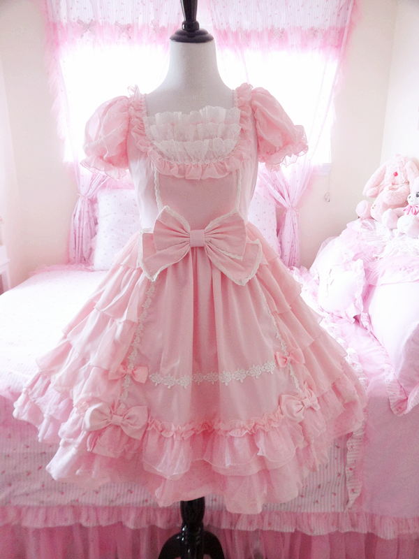 pink-lace-kitten:  princess-peachie:  bodylineneedsbetterpictures:  Bodyline L328