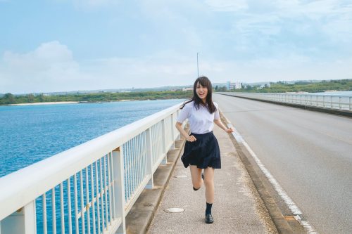 【楽天ブックス限定特典】乃木坂46賀喜遥香 1st写真集 まっさら(限定カバー) | 賀喜遥香 | 本 | Amazon