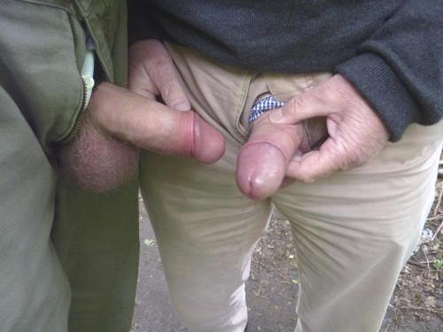 thejumbone: Daddy hands and cock.