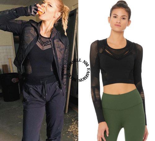 Who: Lily Cowles as Isobel Evans-BrackenWhat:Alo Yoga Siren Long Sleeve Top in Black - $59.00Where:2