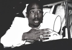 thehippesthop:  TUPAC - thehippesthop -