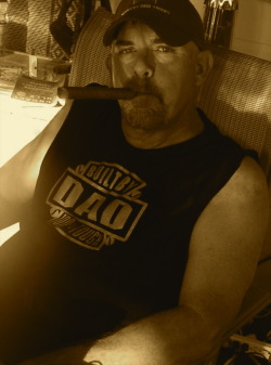 cigartease:  Here’s a very nice looking dad. Perhaps you might show him some encouragement and appreciation, followers! 