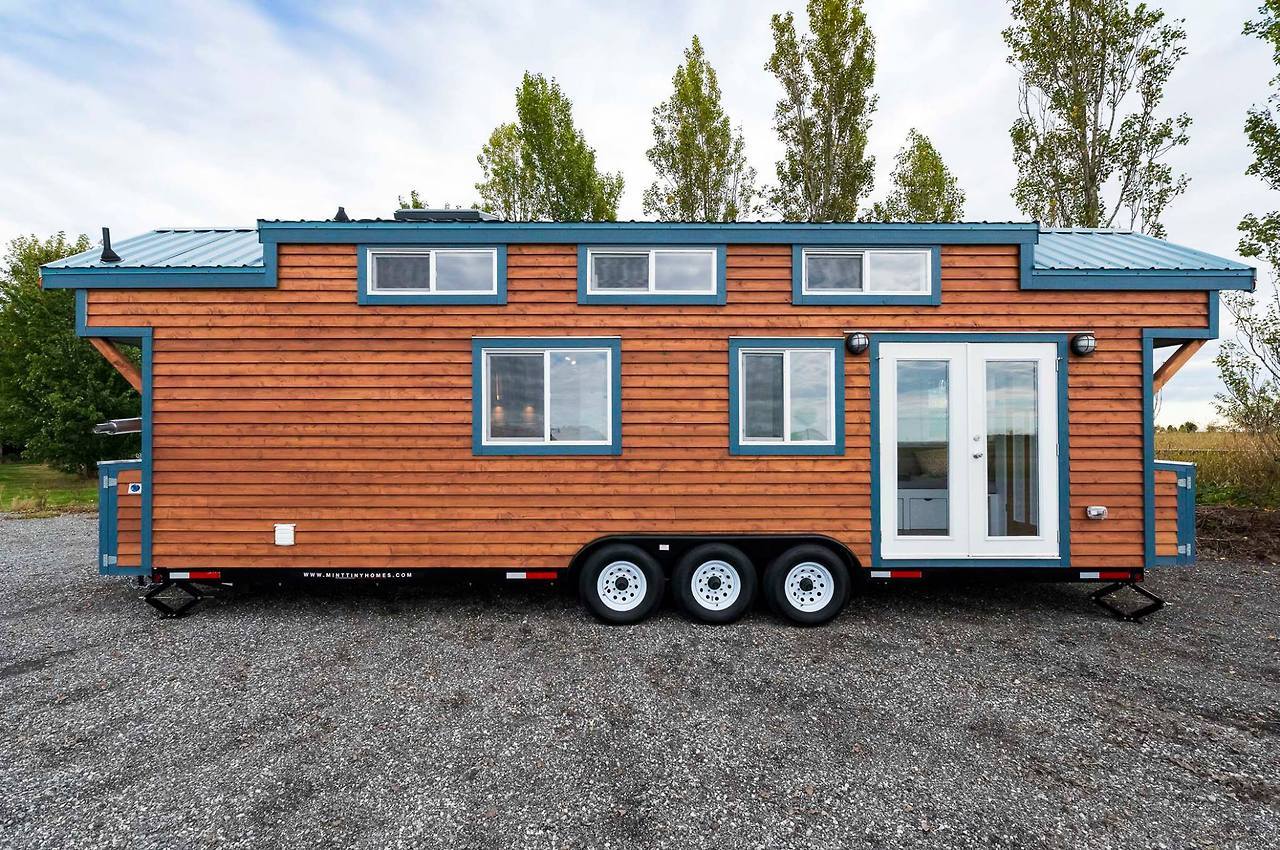 tinyhousetown:  A custom designed 30′ home from the Mint Tiny House Company  