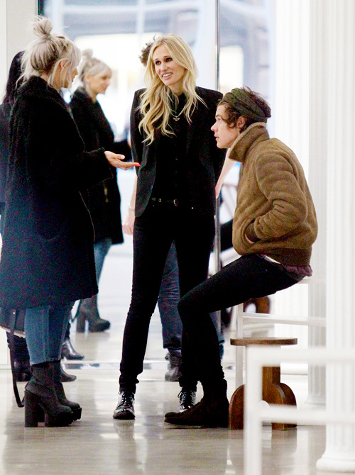 hazzclaus:  Is he floating?