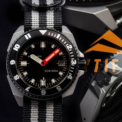 Black and Blasted Samurai / SamiKX. The options for custom builds seem nearly infinite these days, having the case options really helps. I have always like the #Seiko Samurai case shape, never cared for the lack of workable components, but that’s no...