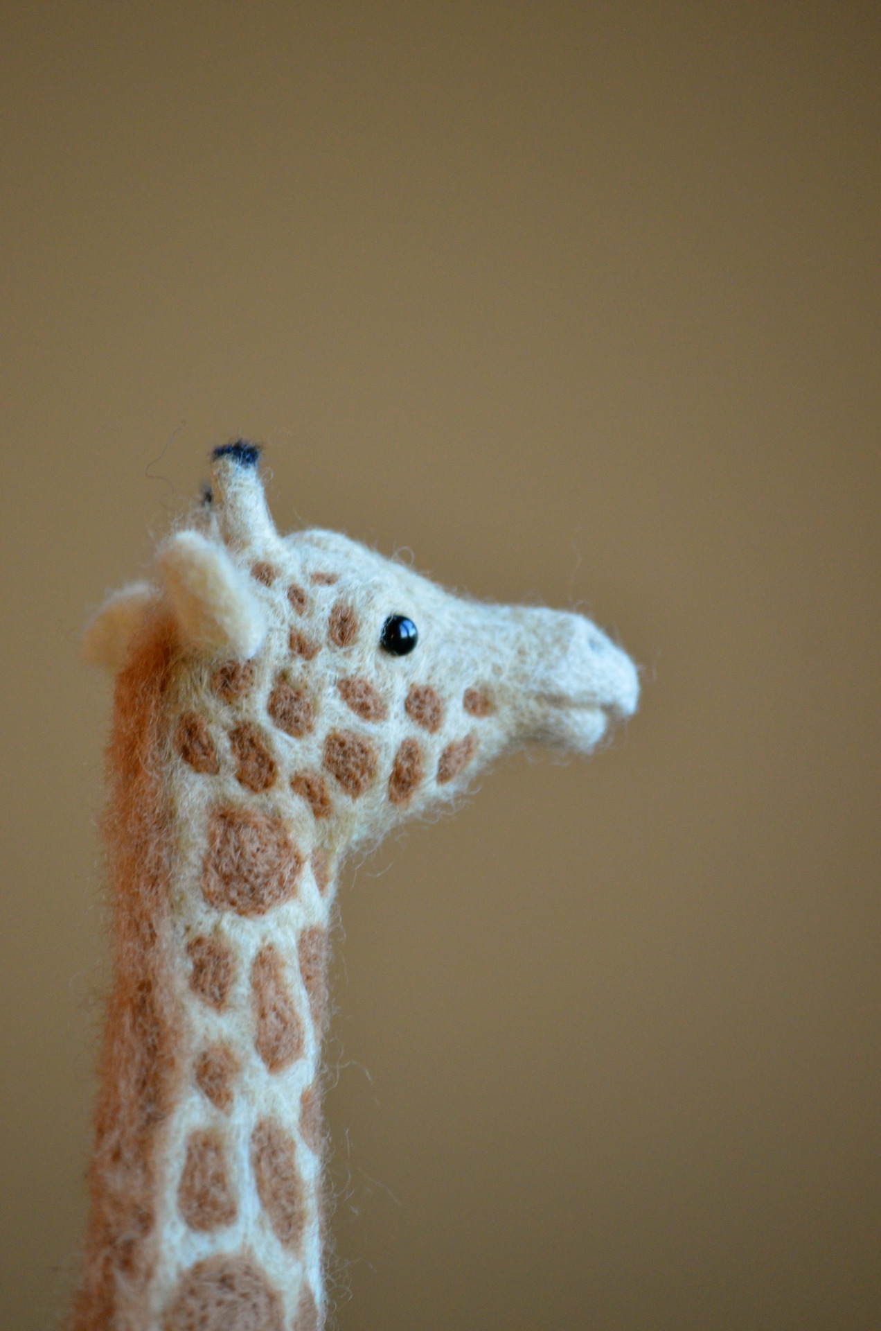 bearcreekfelting:  Needle Felting a Giraffe by Teresa Perleberg bearcreekfelting.com