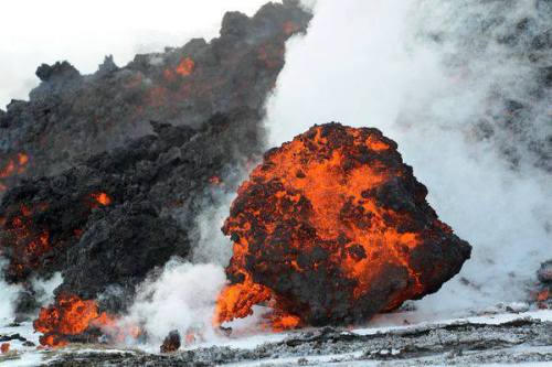 Lava Meets Ice Volcanoes in cold and snowy climates can yield spectacular yet unpredictable results 