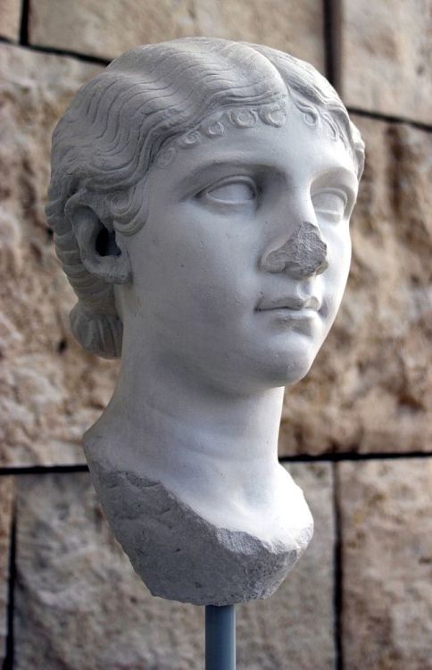 thebackstreetshistorian:last-of-the-romans:Julio-Claudian BustsTop Row: Octavia, Augustus, &amp; Mar