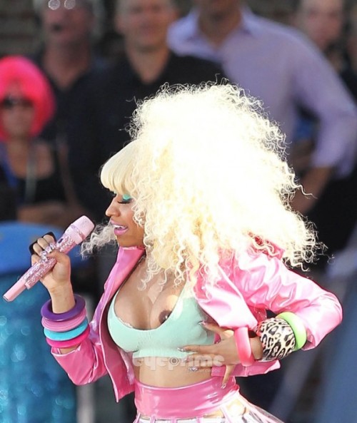 naughtyandsexycelebs:  Nicki Minaj Nipslip on Good Morning America!