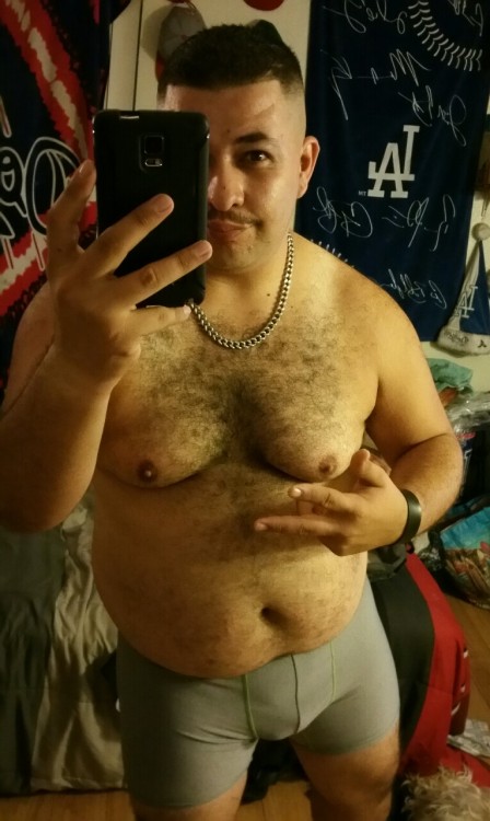 jay-braham88mvp:  big guys never discriminate a Cheese Cake, Burger & Steak 