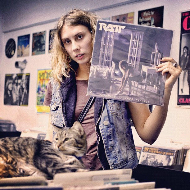 chickswithrecords:  invade me.
