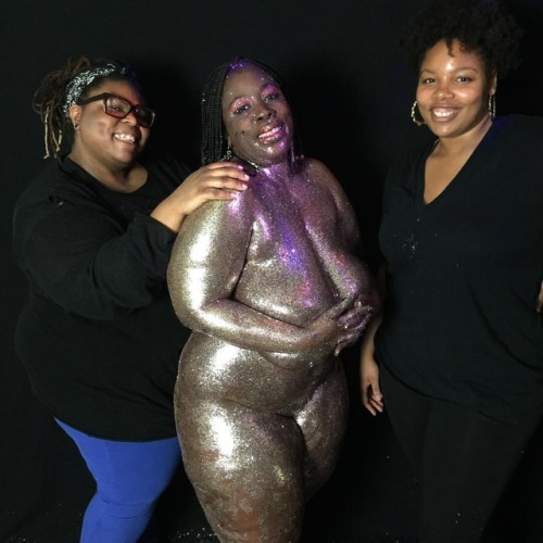 XXX Wrapping up our #curvy #bodyglitter shoot photo