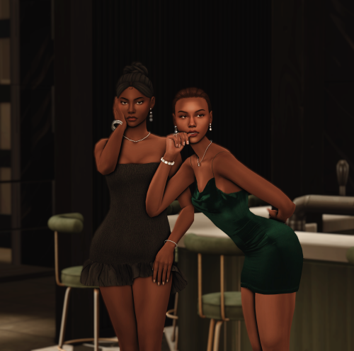 Twin Btches