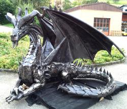 thefabulousweirdtrotters:  Scrap Metal Dragons by Recyclart