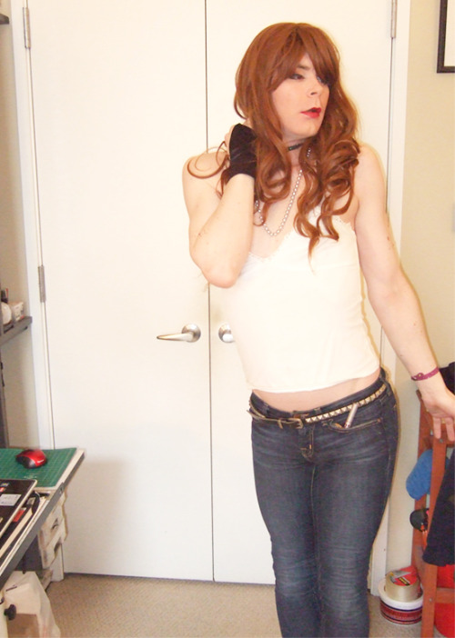my fav pair of Jbrands and a summery white top!happy Heat Wave!