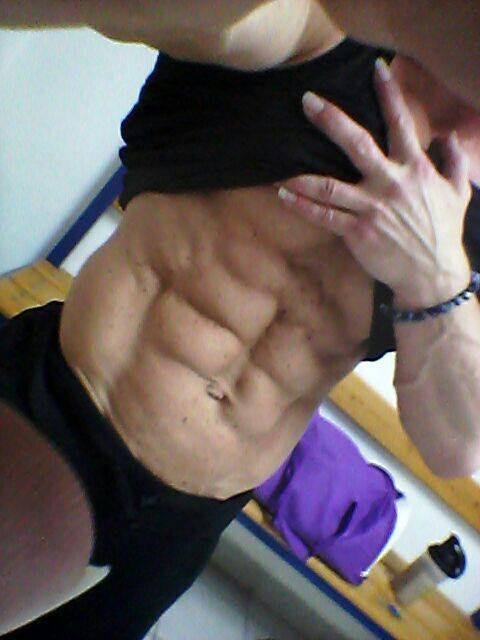implantsandmuscles:Damn, Branka got some real stomach armor. I even dig all the dots on it. Hot.