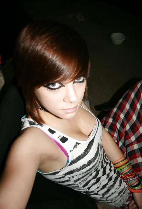 selfieschikcs:  Look at the forbidden  pictures of her  Warning! NSFW