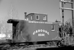 reportingmarks:  D&amp;RGW 0580Denver &amp; Rio Grande Western narrow gauge caboose 0580 Monte Vista, Colorado Minolta X700, Vivitar Series 1 28-105mm, Kodak TMAX 100