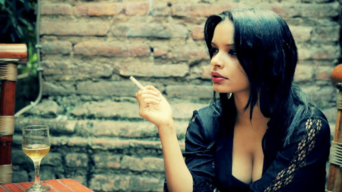 exhibitionistatheart:  Smoking doesn’t make you look sexy. It makes you look smelly. ❤️