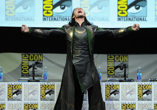 Sex bizarre-sugar:  #HQ - Tom Hiddleston speaks pictures