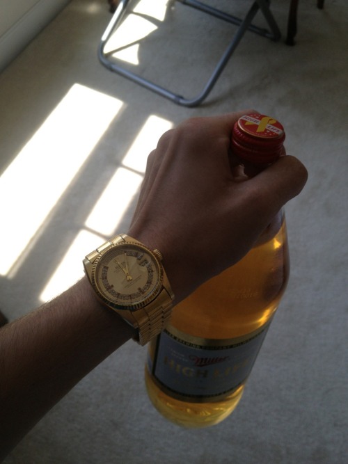 joaquinhighroller:  trapways:  Livin the high life.  im drinkin the exact same shit right now, cheers bruh 