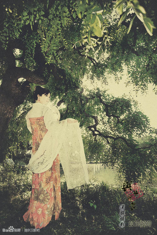 More from the watercolor themed hanfu photoshoot  from the Nanjing YuZiTongShang hanfu photography w