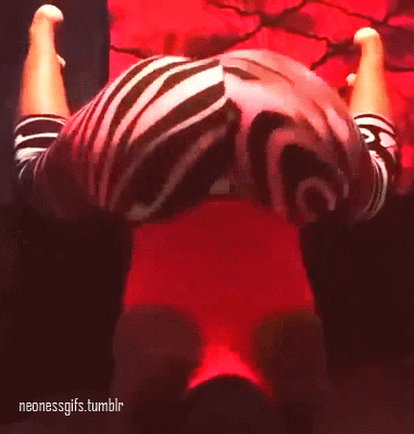 neonessgifs:  booty control