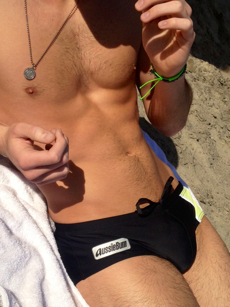 ifuckrainbows:  (via TumbleOn)