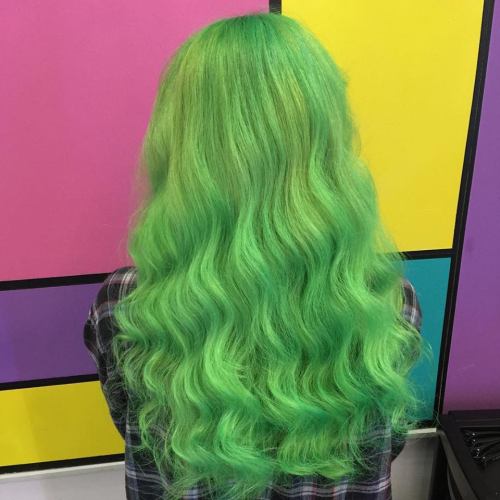 georgeousdiamondibower:I did this green hair on St Patrick’s Day.