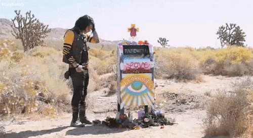 killjoyhistory:MailboxThe Mailbox of the Dead seen in the “Na Na Na” and “Art Is The Weapon” videos.