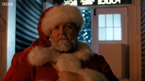 felizchubbydad: Nick Frost as Santa Claus in Doctor Who Christmas Special 2015 In the final hours of