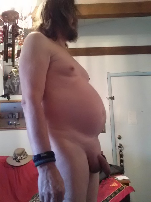 nakedsubmissiveguy:  First pictures of 2016 of a cock sucker 