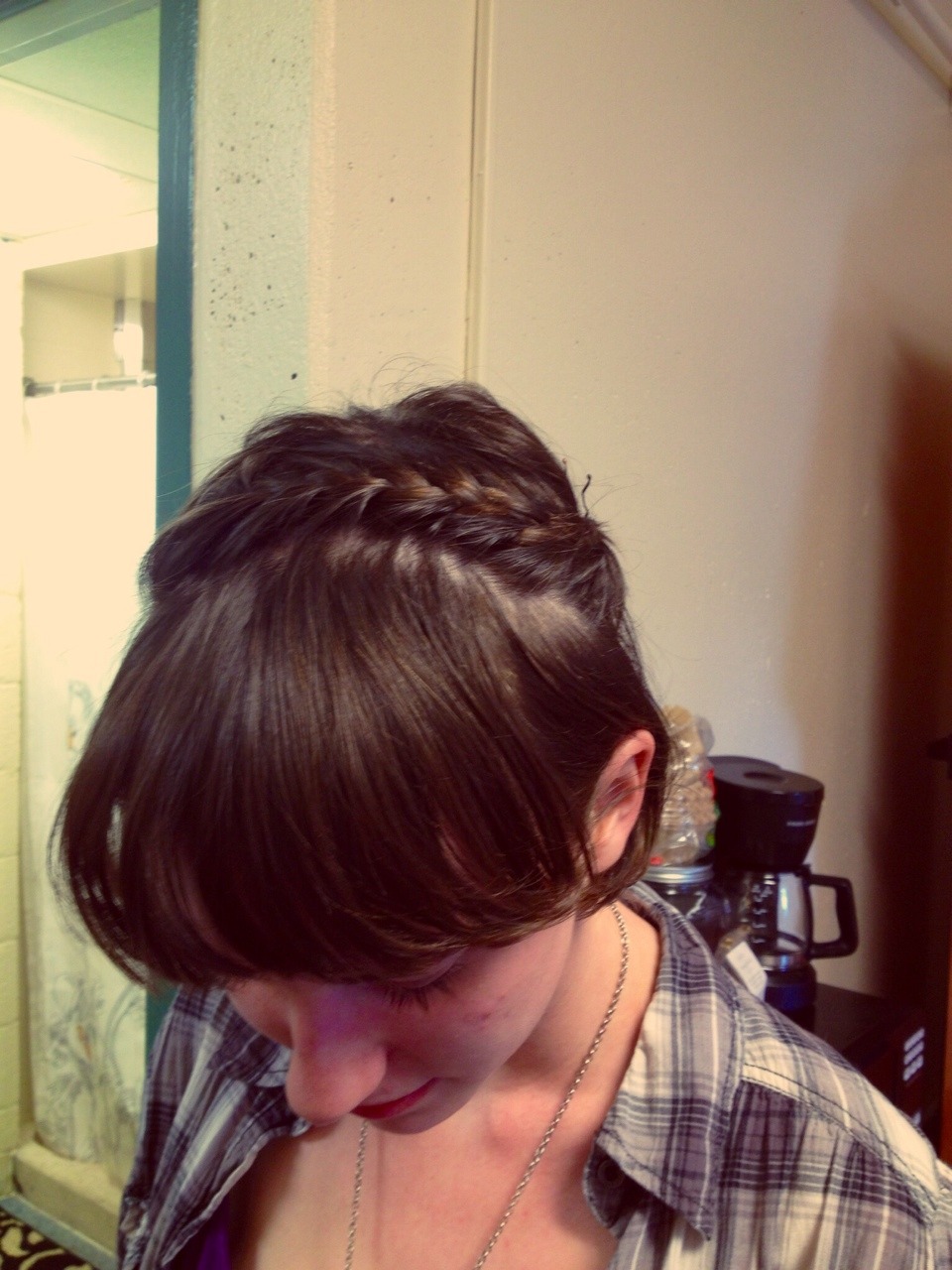 hella-bogus:  Ollie visited my dorm today! And I cut and did her hair~ endlessroadhome