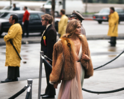 kateoplis:  1975 Oscars: ​Lauren Hutton