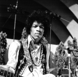  Jimi Hendrix photographed by Brian Colvil.
