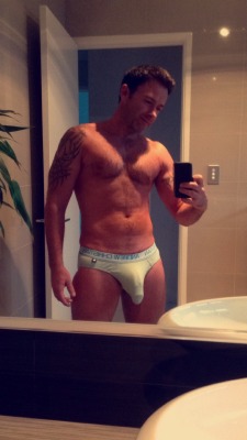 bulge-xlbigdick:  Just Bulge http://bulge.xlbigdick.com/