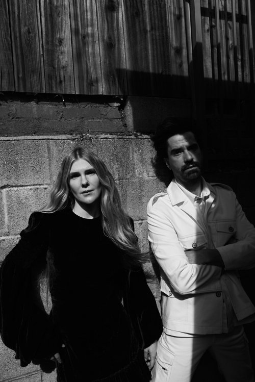 lovepollution:Hamish Linklater and Lily Rabe photographed by Frederic Auerbach (2021) #good lord fuck me  #jesus fuckin christ my bi heart can barely stand it  #like hot DAAAAMN  #end me please  #look if they ever want a 3rd person I volunteer as tribute!! #hamish linklater#lily rabe