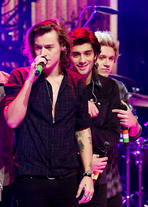 harrystylesdaily:  Dick Clark’s New Year’s Rockin’ Eve With Ryan Seacrest 2015