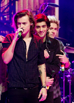 Harrystylesdaily:  Dick Clark’s New Year’s Rockin’ Eve With Ryan Seacrest 2015