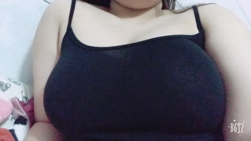 lululusexy: 有點曝光。 不穿內衣最爽！
