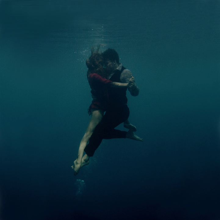 singyoularityisheretostay:  Underwater Tango by Katerina Bodrunova (Photographer).