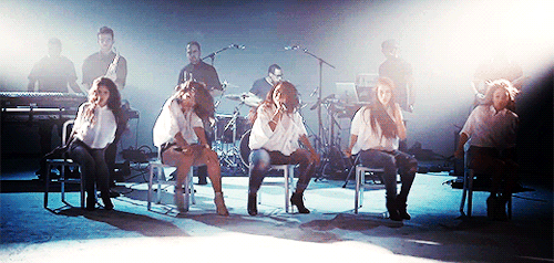 eloisebridgerton: Fifth Harmony performs Bo$$ for MTV