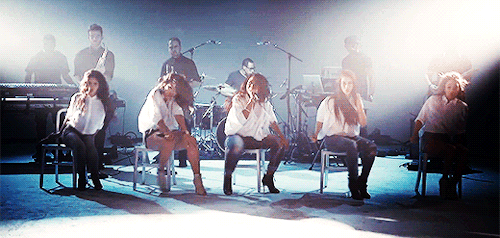 eloisebridgerton:  Fifth Harmony performs Bo$$ for MTV