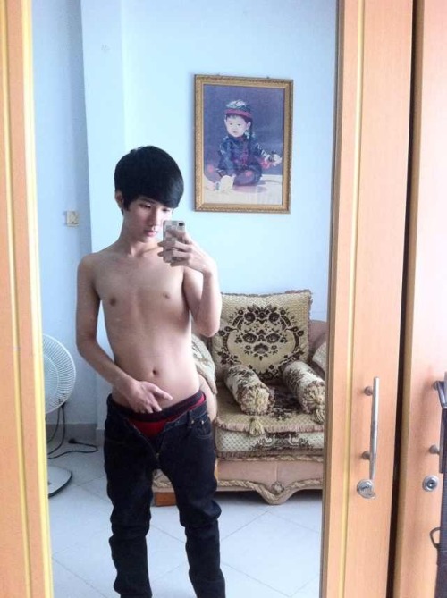 sgbadboy: youngsgboy: lucaschoiwonbeom:  19yo slim boy has big dick !  So hot Leantone sexy