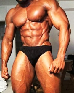 muscleforce2500:  Big english boy, vers with