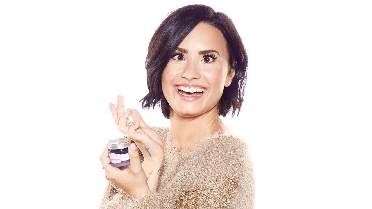 lovatic1420:  Happy Birthday Demetria Devonne Lovato born August 20th 1992