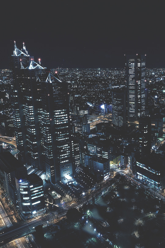 modernambition:    Shinjuku Night View | MDRNA | Instagram 