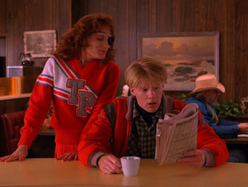 knitpeaks: Twin Peaks High School stash. Want want want.Welcome to Knit Peaks: Twin Peaks Knitwear